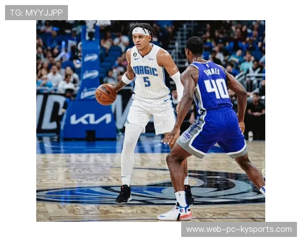 福克斯压哨中投命中，全场爆发